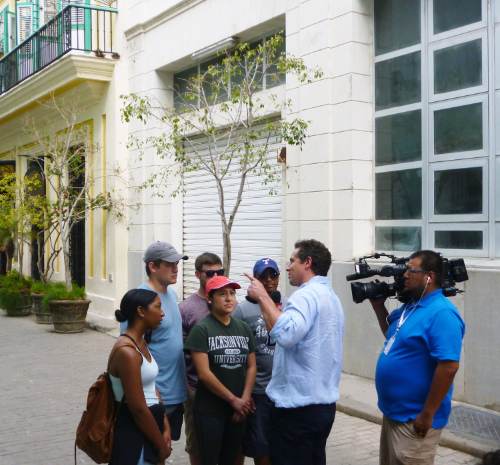 佐治亚大学社会科学专业的学生访问古巴。